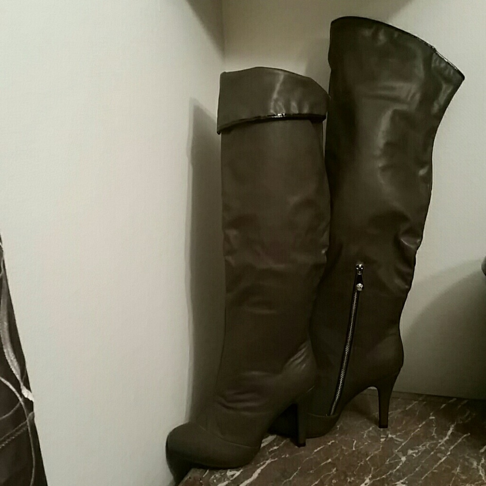 NEW Knee High Gray Boots